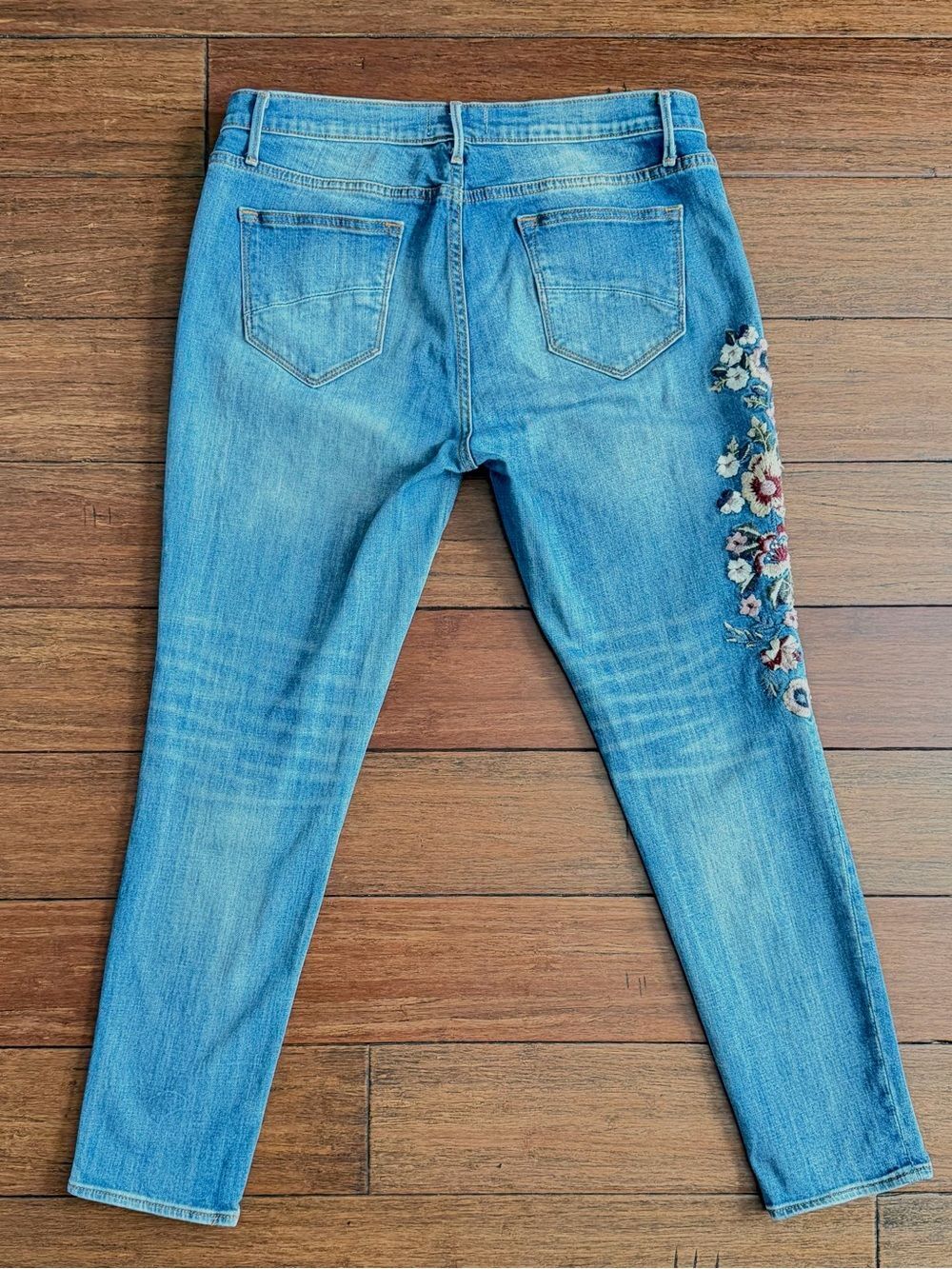 Sundance Catalog Driftwood Embroidered Jackie Jeans Floral Size 32 - Picture 7 of 12